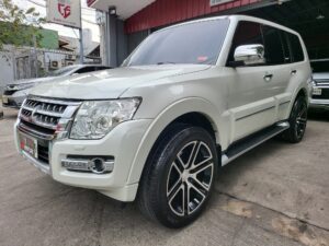 2019 Mitsubishi Pajero 3.2 GLS 4x4 Diesel 49K KM New Mags & Tires Worth 200K A/T
